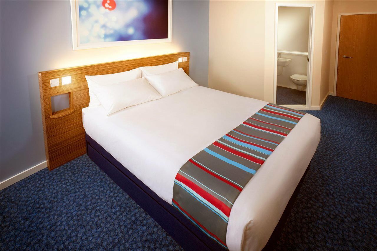 Travelodge Llanelli Cross Hands Екстер'єр фото